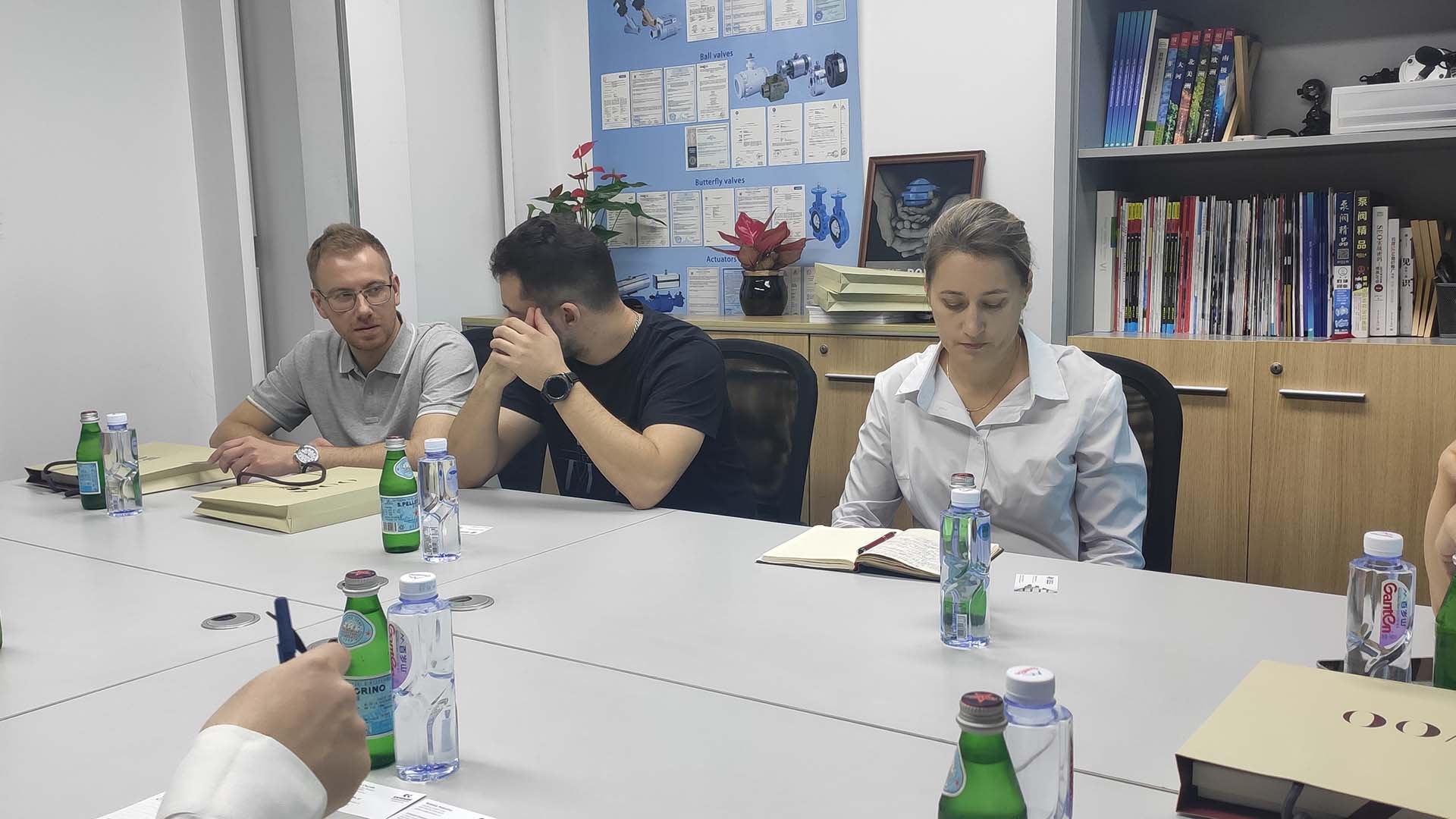 國(guó)外客戶蒞臨得銳自動(dòng)化，就有關(guān)項(xiàng)目合作展開(kāi)會(huì)談